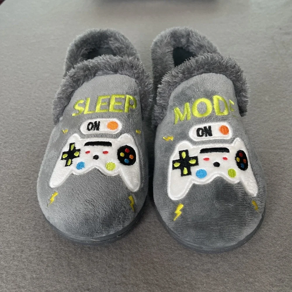 Wonder Nation Sleep Mode Youth size 13-1 Kids Video Game Slippers  Preowned